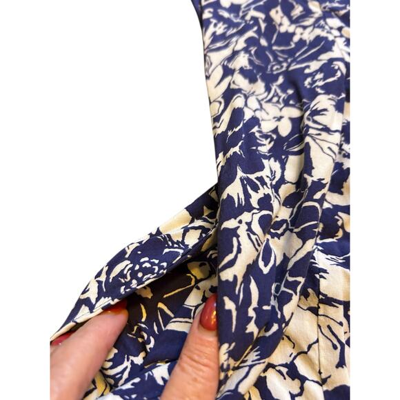 UNTUCKit Camille Floral Dress - Size 0110 - Picture 7 of 14